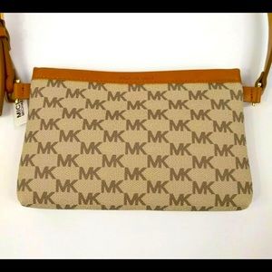 ✨💫Michael Kors Fanny pack belt